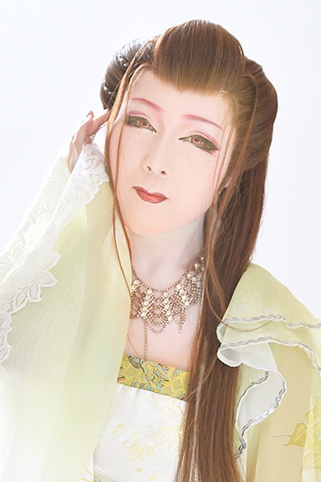 美鈴華梨ポートレート